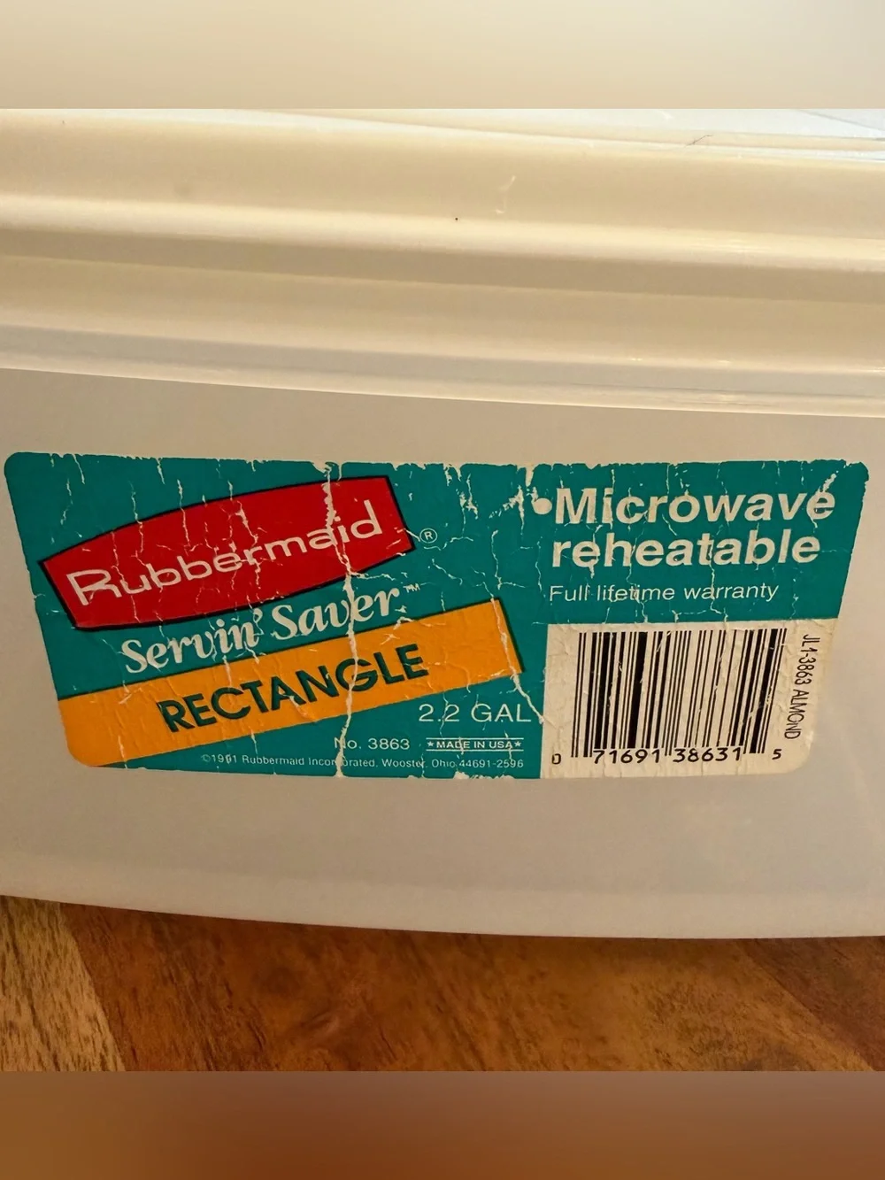 TWO Vintage Rubbermaid Servin’ Saver Container Rectangle 3863 Almond Lid 33 Cups